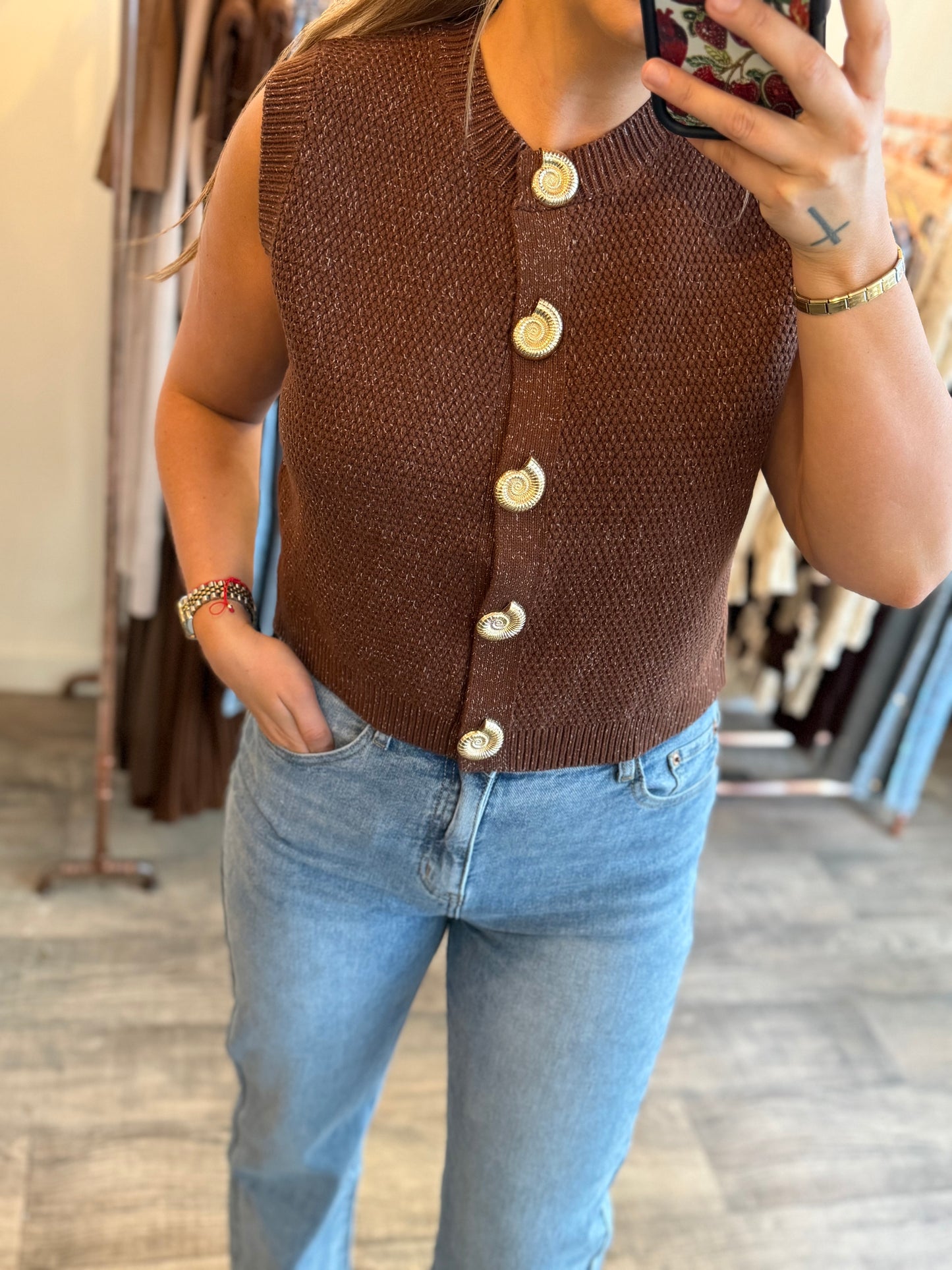Shell Knitted vest Brown