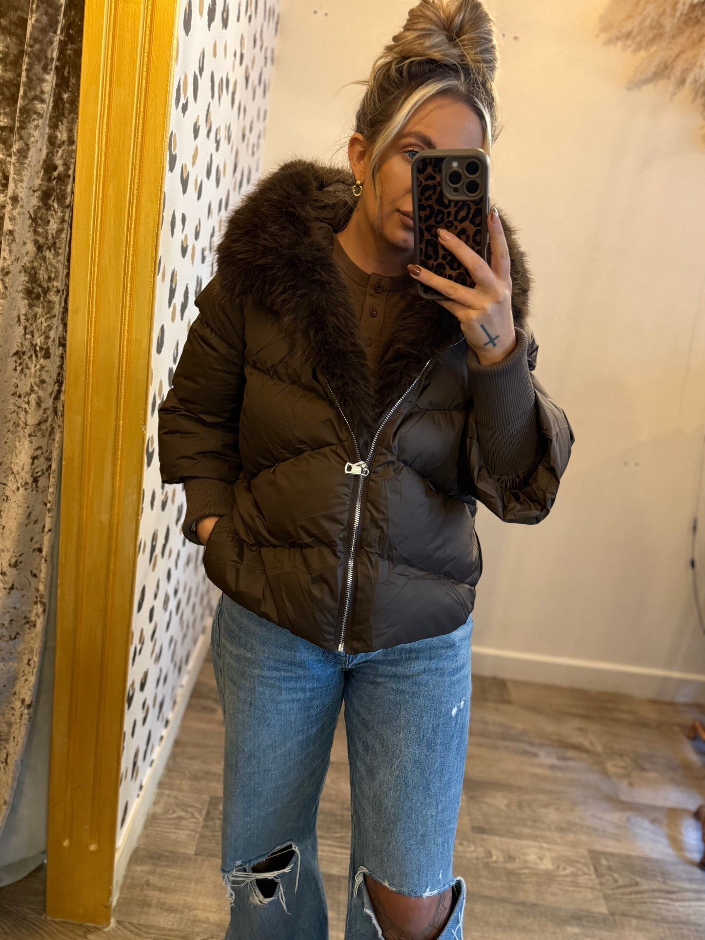 BROWN HOODED PUFFER COAT WITH FAUX FUR TRIM