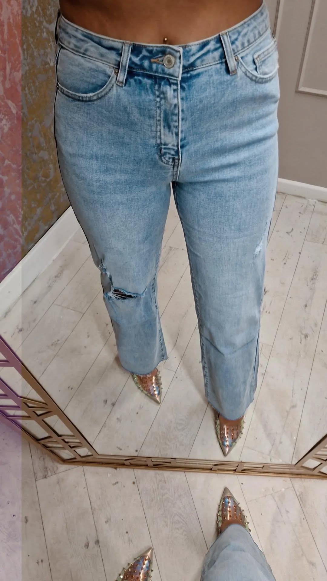 Riped Straight Leg Jeans