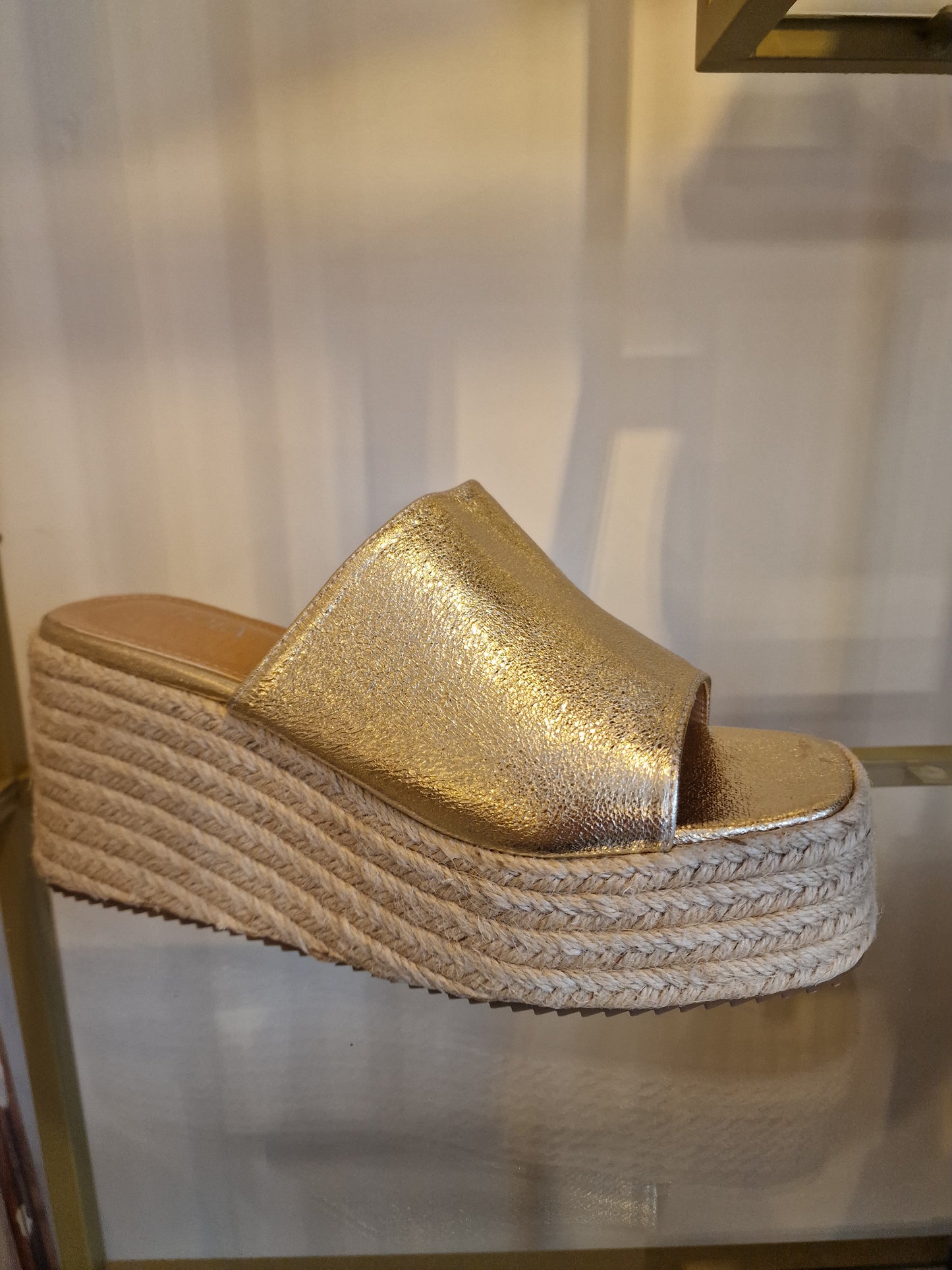 Gold Wedges