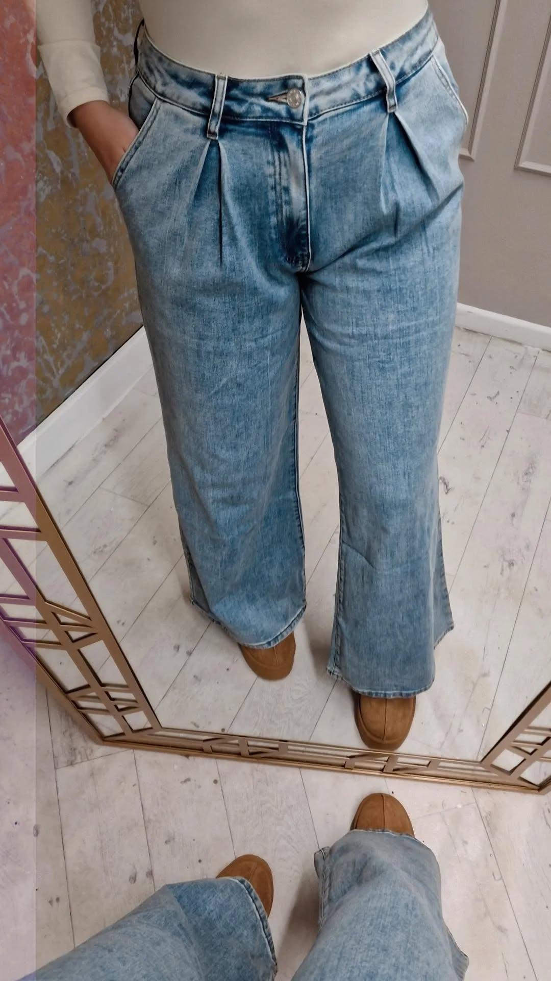 Pleat Flare Jeans